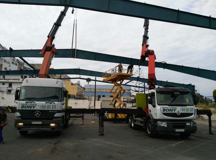 Grúas y Transportes Bony camiones grúas