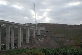 Grúas y Transportes Bony puente